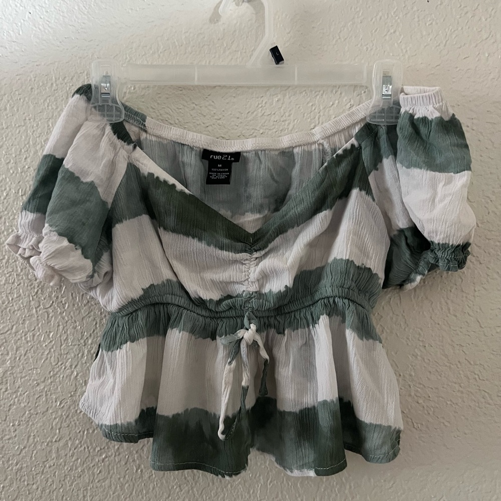 Junior top - rue 21 - green & white - size M